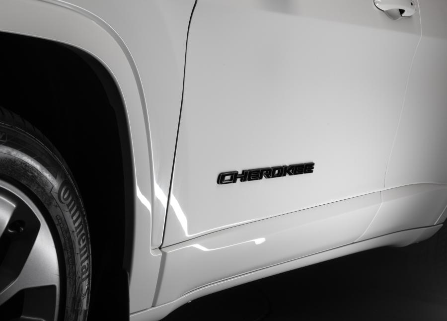 Детали экстерьера Jeep Cherokee S (KL) 2019 года  (фото 2 из 9)